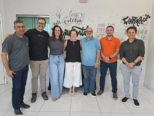 A Associação Comercial e Industrial de Cafelândia (ACICAF) realizou nesta sexta-feira (28) mais uma reunião mensal da Diretoria