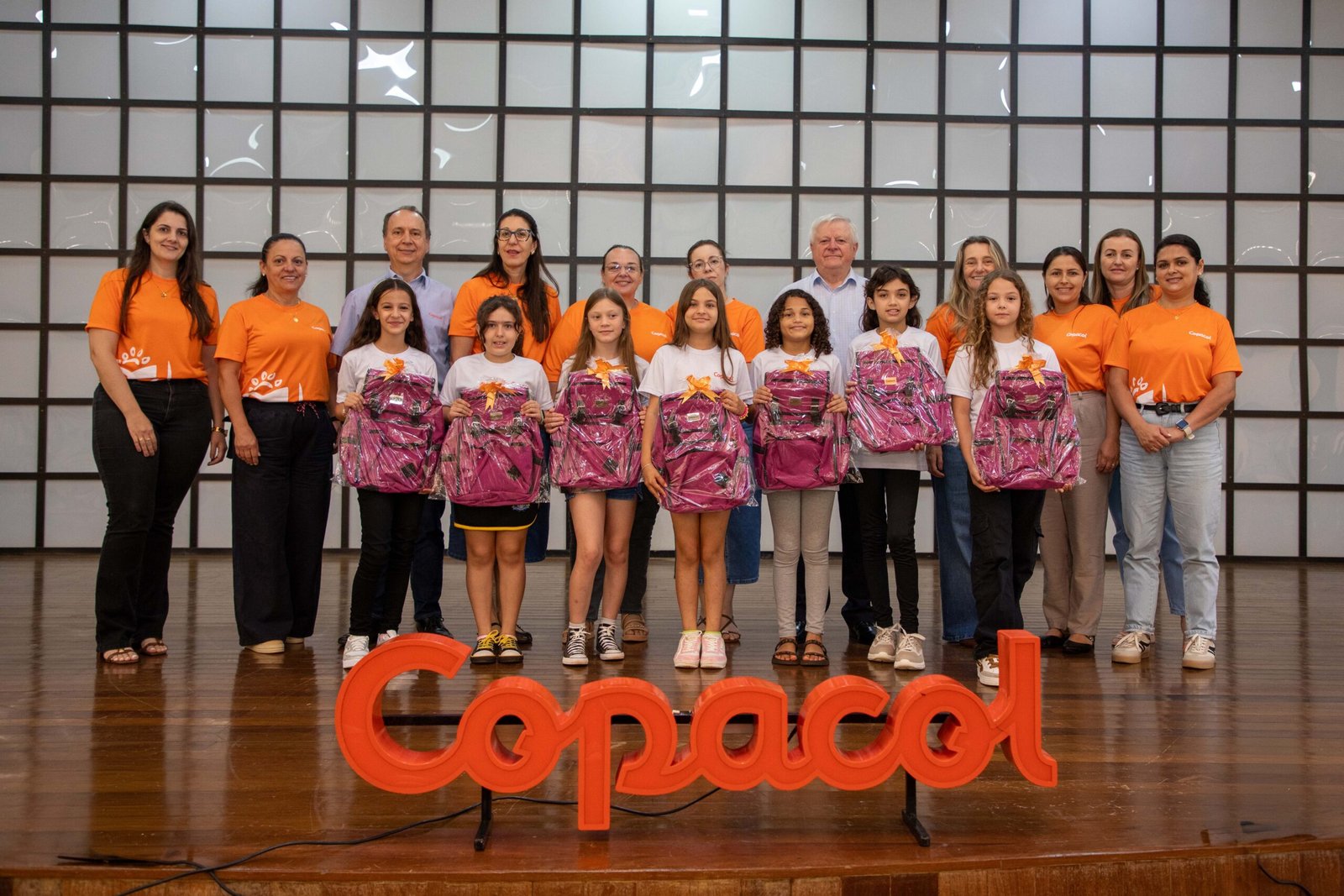 Copacol comemora 20 anos do Escola no Campo com premiação de alunos destaques