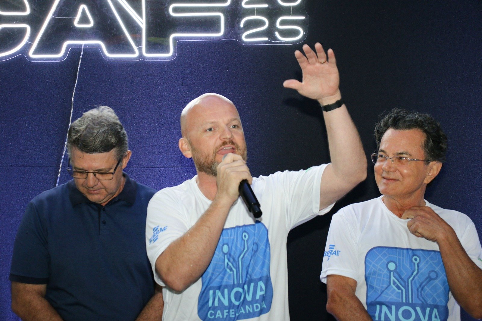 Cafelândia realiza a premiação do INOVA Cafelândia 2025 e reconhece projetos inovadores desenvolvidos por estudantes