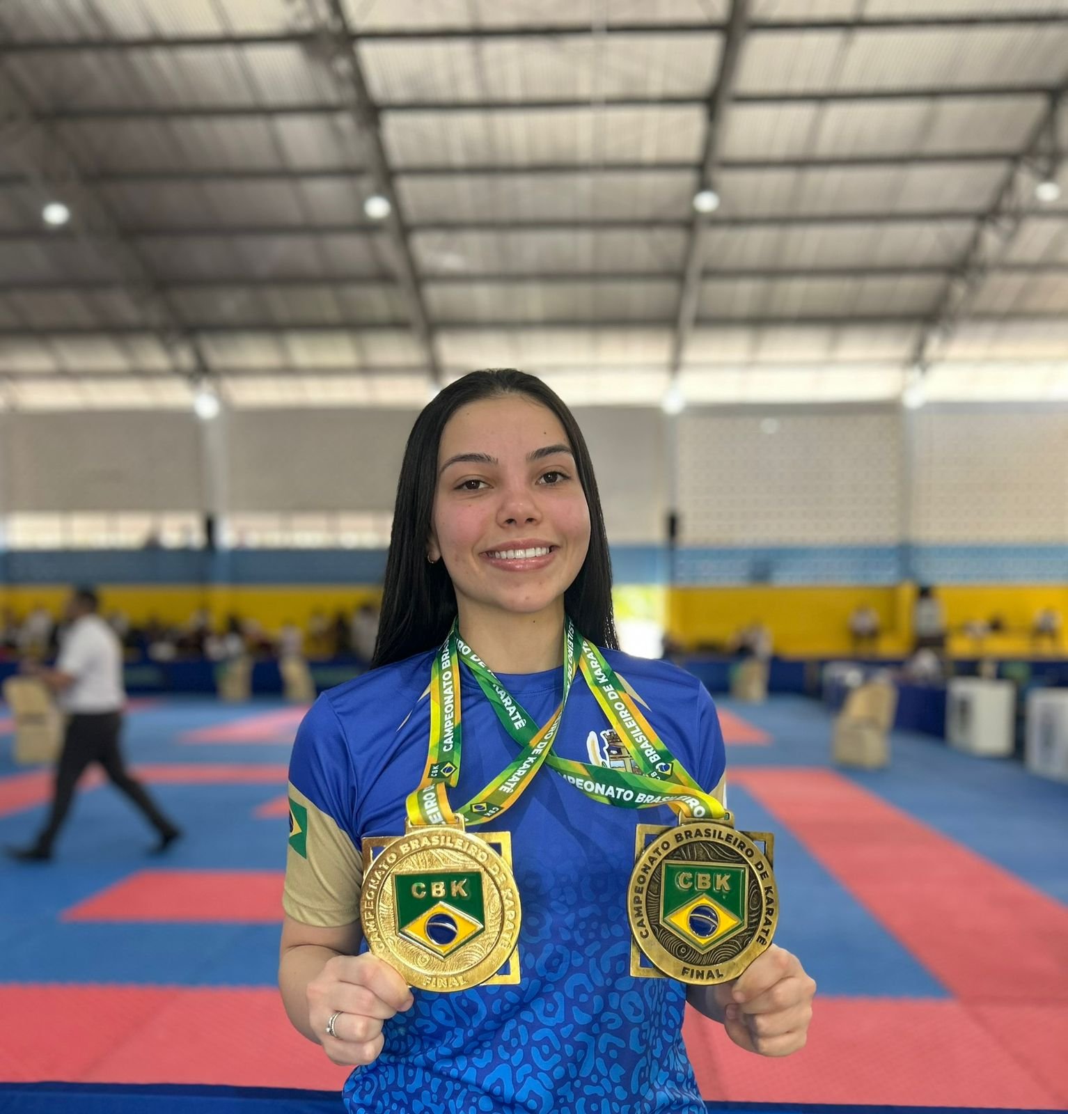 Cafelândia celebra conquistas da atleta Rafaela Brandoli no Campeonato Brasileiro Interclubes de Karatê