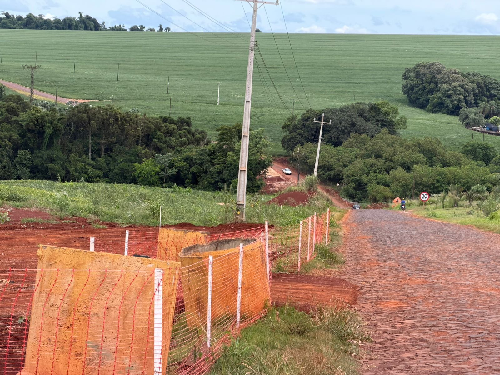 Obras no Rio Iguaçuzinho exigem desvio na PR-574, entre Cafelândia e Palmitópolis
