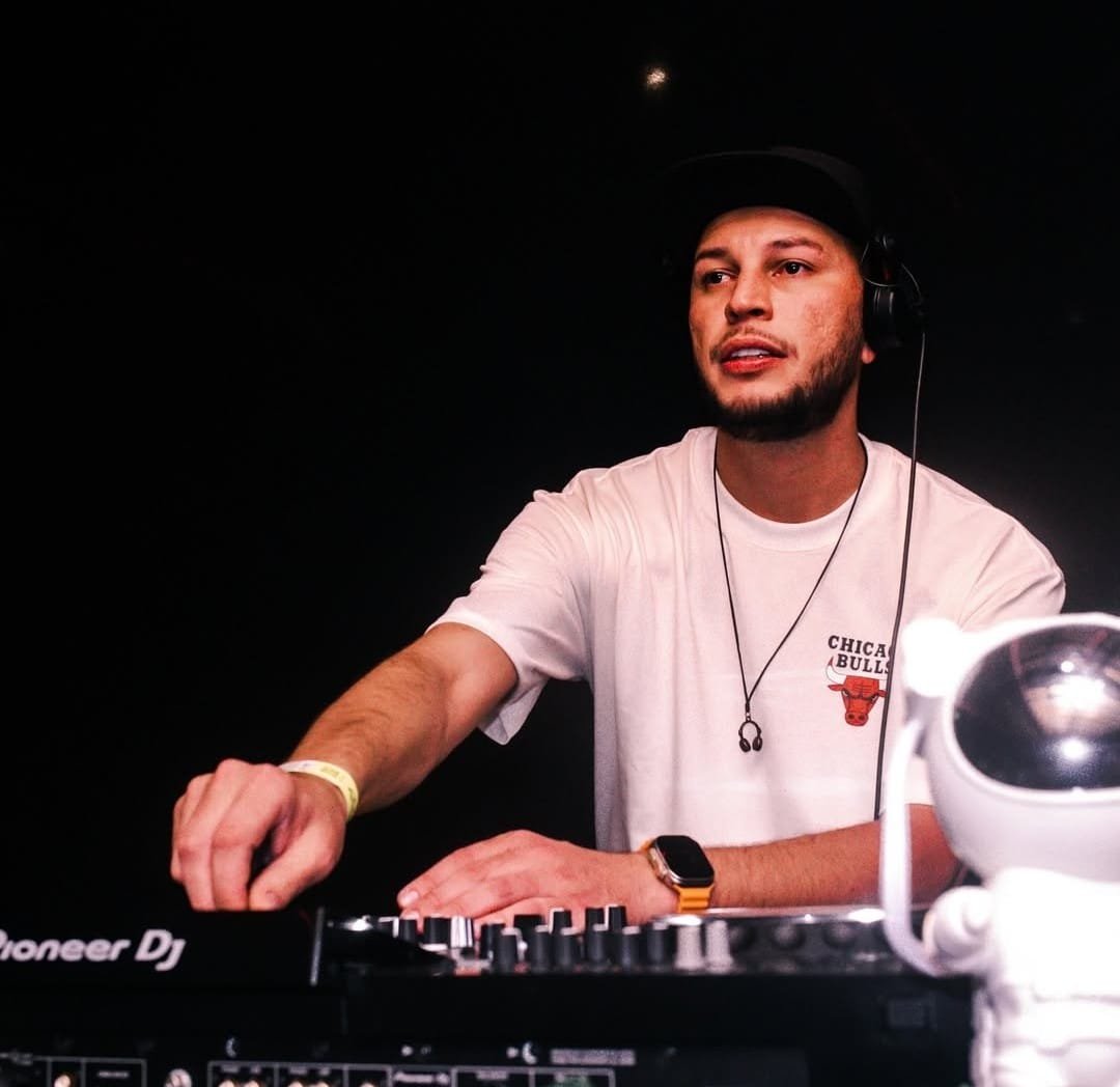 O Dia Internacional do DJ é celebrado em 9 de março