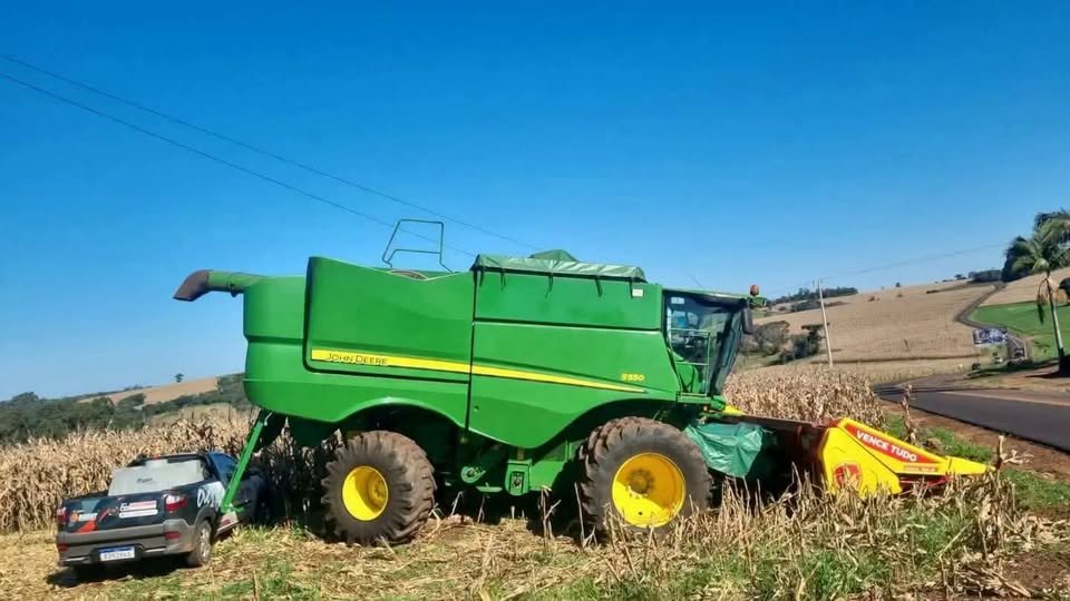 PAI E FILHO SE QUEIMAM AO TENTAREM EVITAR QUE COLHEITADEIRA FOSSE DESTRUÍDA POR INCÊNDIO